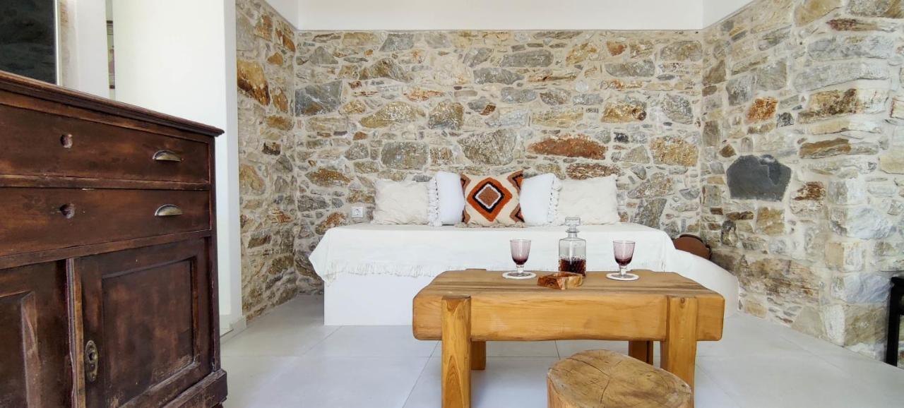 Laina Traditional Guest House Apérathos Екстериор снимка